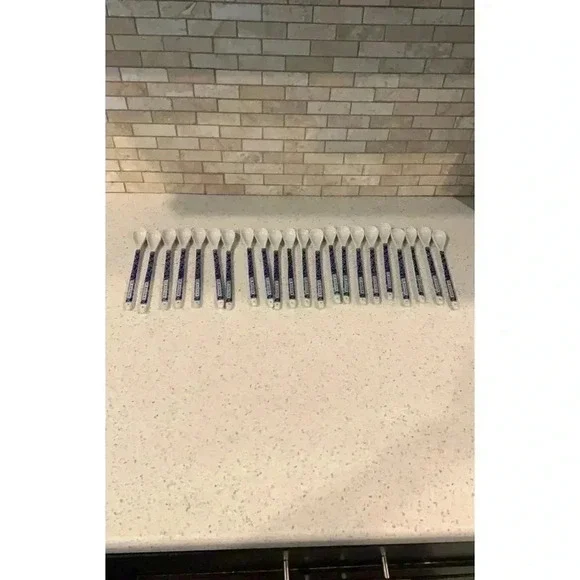 St. Dalflour‎ porcelain set of 23 spoons