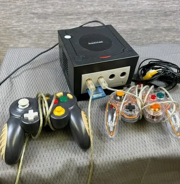 Nintendo GameCube DOL-001 Black Console Bundle Controllers AV Cables Memory Card