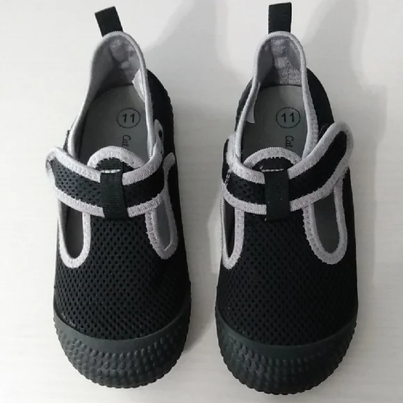 Cat & Jack Black and Gray Kids Water Shoes W/ Velcro Strap Size 11 - Cushioned