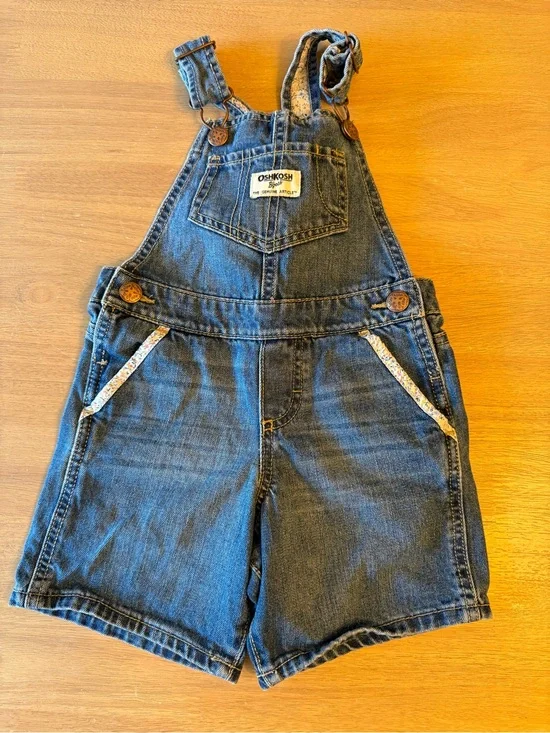 oshkosh bgosh girl blue jean and floral shorts Size 2T