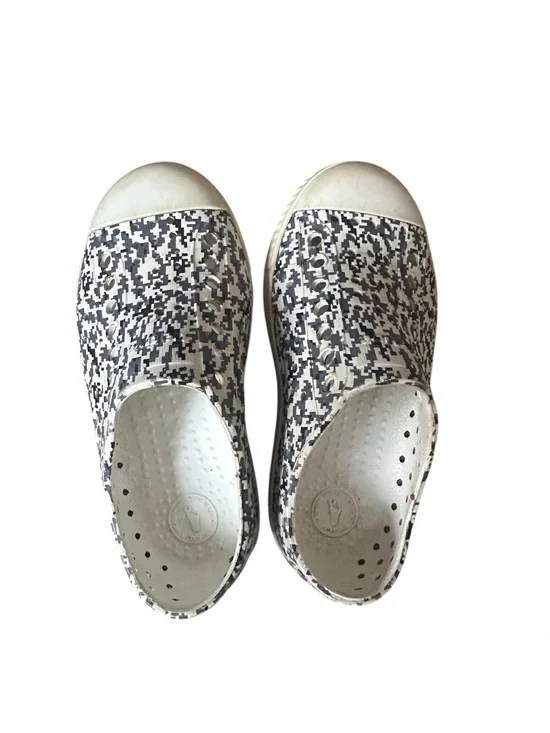 Native Jefferson Slip-On shoes Gray Digital Print Pattern Toddler Size 9
