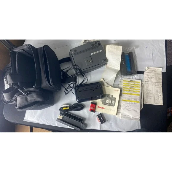 Kodak EasyShare Digital Camera and Accessories‎ Bundle with Bag and Cables