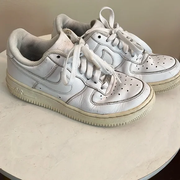 Nike Air Force 1 07' Women's Size 7 Triple White