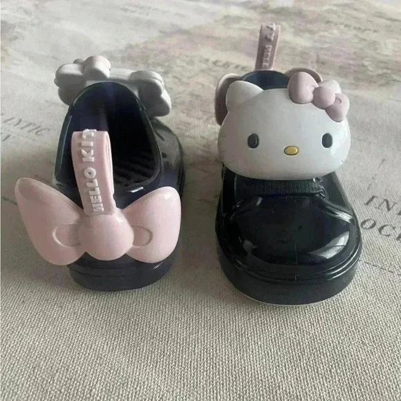 Mini Melissa 6 Hello Kitty Slip Ok Sneaker