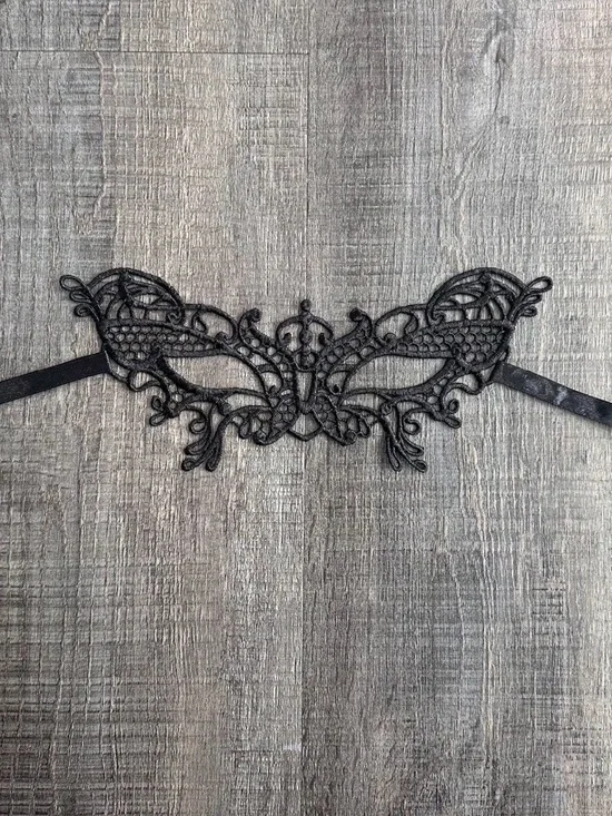 💞 New Black Lace Filigree Masquerade Mask