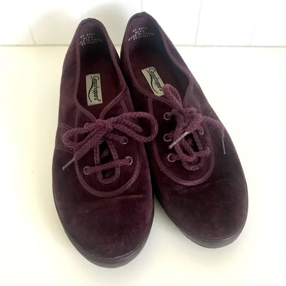 Vintage 70’s purple velvet lace up sneakers flats