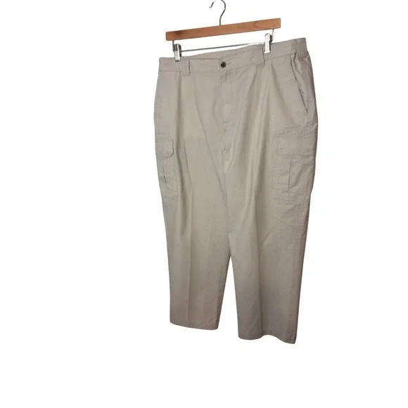 L.L. Bean Mens Khaki Cargo Pants Comfort Waist Size 38 Relaxed Fit Cotton