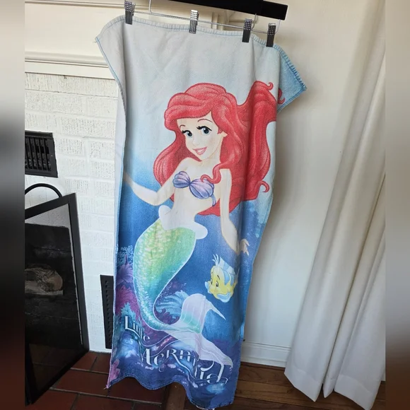 Vintage Little Mermaid Ariel And Flounder 50x25 Beach Towel