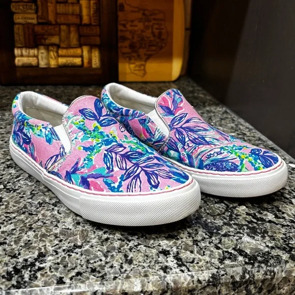 Lilly Pulitzer Julie Slip On Canvas tropical Skater Sneakers Size 6
