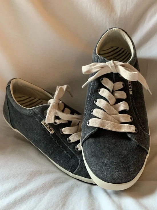 Taos Footwear women's 'Star Sneakers' in charcoal wash canvas