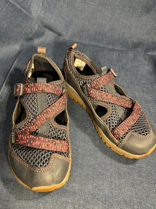 Chaco adjustable slip on shoes