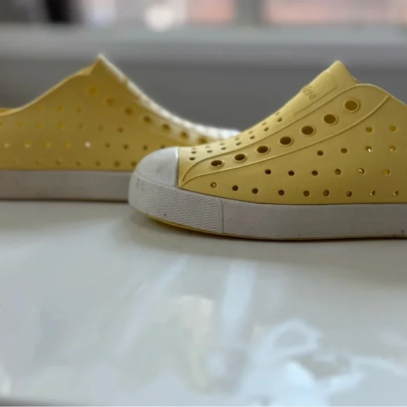 Native Kids Water Shoes - Yellow