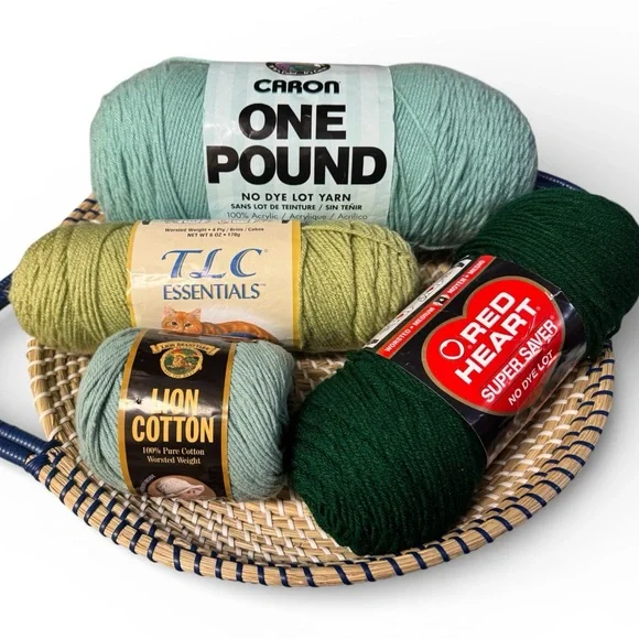 4 Shades of Green Yarn Bundle - 2 Discontinued NWT Lion Coats & Clark Caron