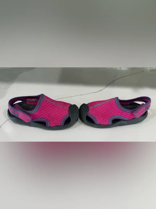 Crocs Kids Swiftwater Water Friendly Shoe Sandal Sling Back Slip On Magenta Sz 9