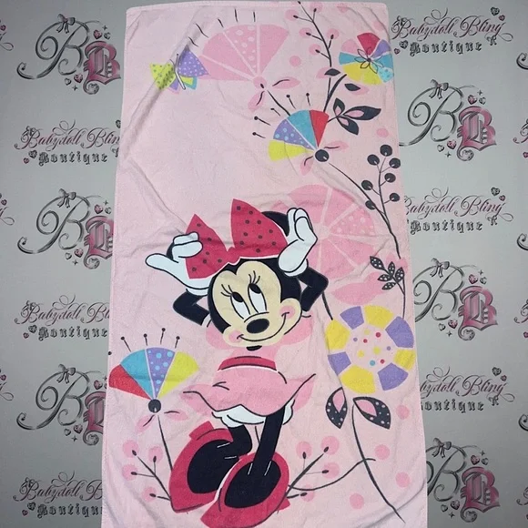 Disney towel Minnie Mouse pink beach bath 🛁 🏝️ summer cute soft Disney lover