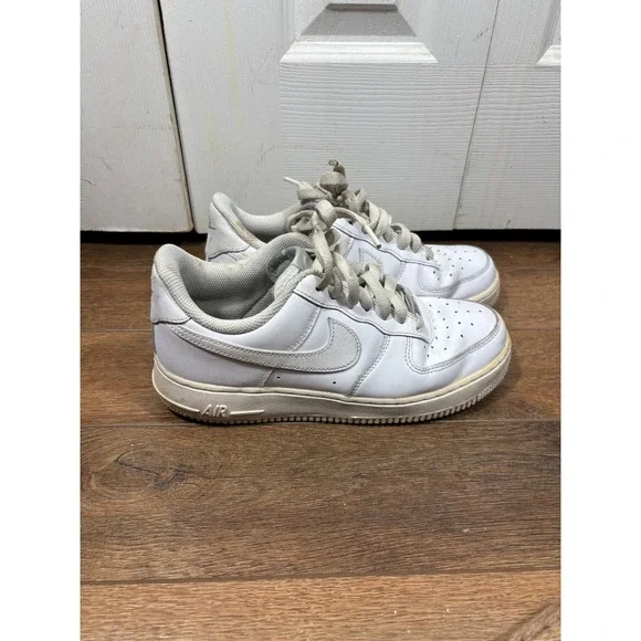 Nike Air‎ Force 1 Low White Leather Sneakers Size 8.5 Women