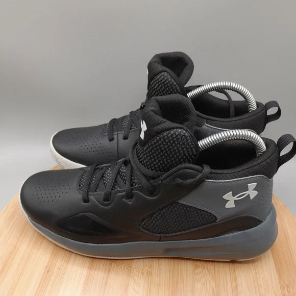 Under Armour Shoes 6.5Y Women 8 Black Lockdown 5 Basketball 3023533-001 Flaw