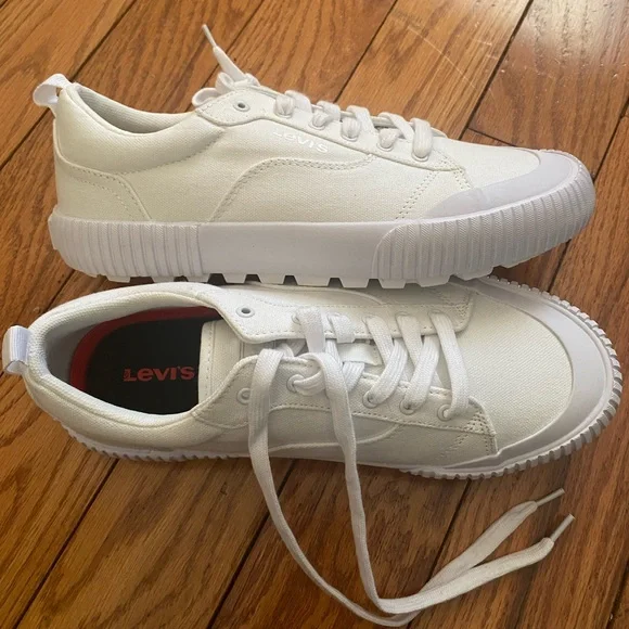 New NIB Levi’s Emma‎ White Mono Chunky Canvas Sneakers Size 8.5