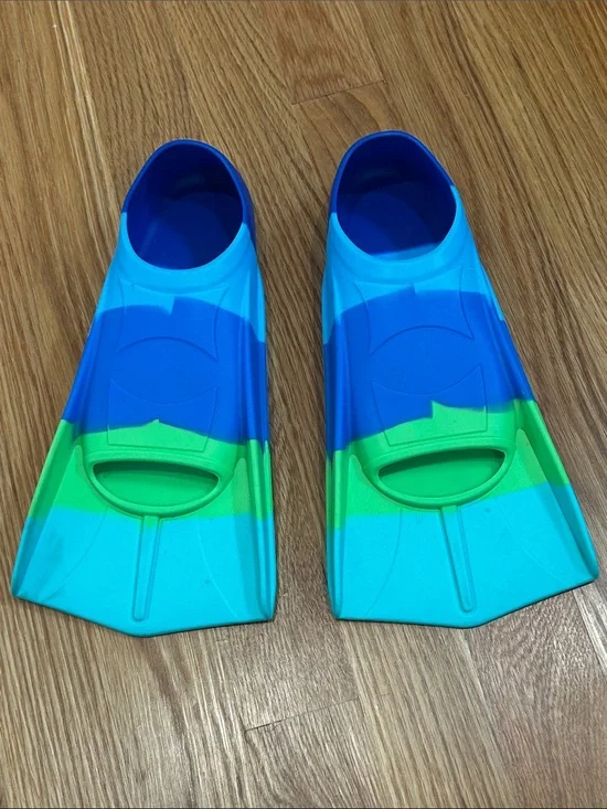 Kids Water Fins Blue Green aqua stripes size xs 12-1 USA water shoes flippers