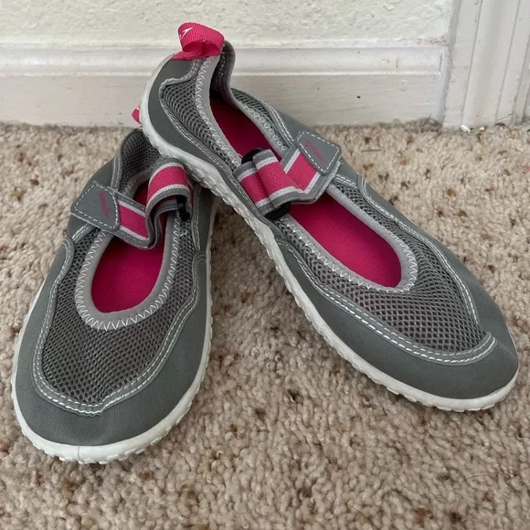 Speedo youth water shoes