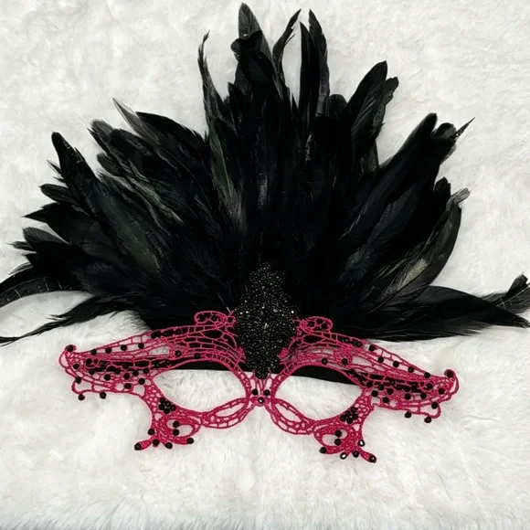 Masquerade Feathered Mask Pink and Black