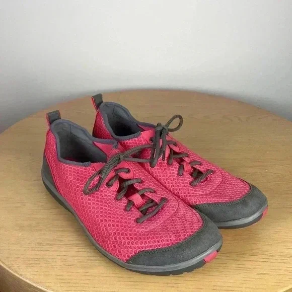 Clarks Womens 10 Lace Up Mesh Sneaker Red Comfort Support Casual Colorful Sporty