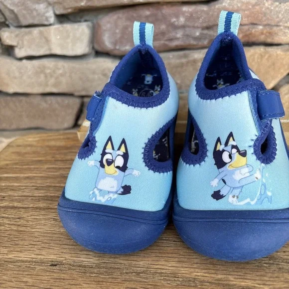 Bluey Ground Up Boys Toddler Sz 5-6 Blue Aqua  Water Shoes Foam