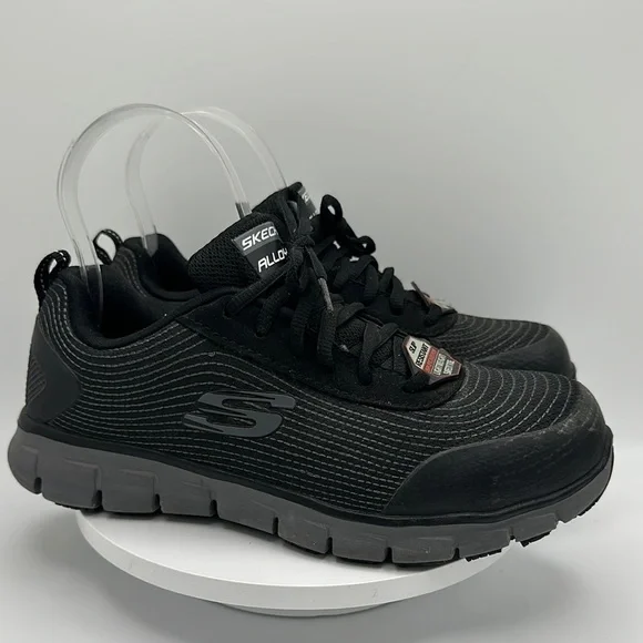 SKECHERS Women’s Lightweight Alloy Toe Safety Work Shoe, Size 7