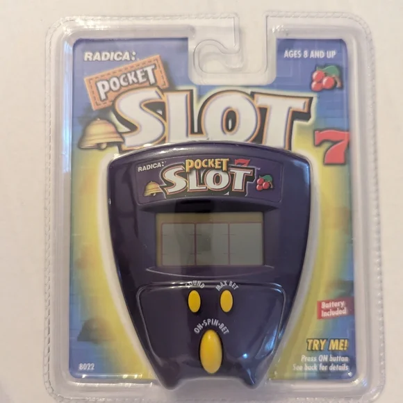 New Sealed Radica Pocket Slot #8022 (1999) Needs Battery Ages 8+‎