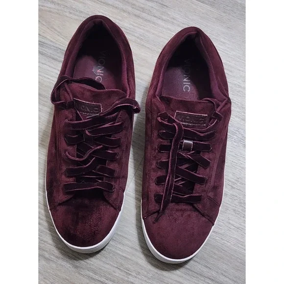 Vionic Women's Burgundy Velvet Suede Lace Up Sneakers Size 11