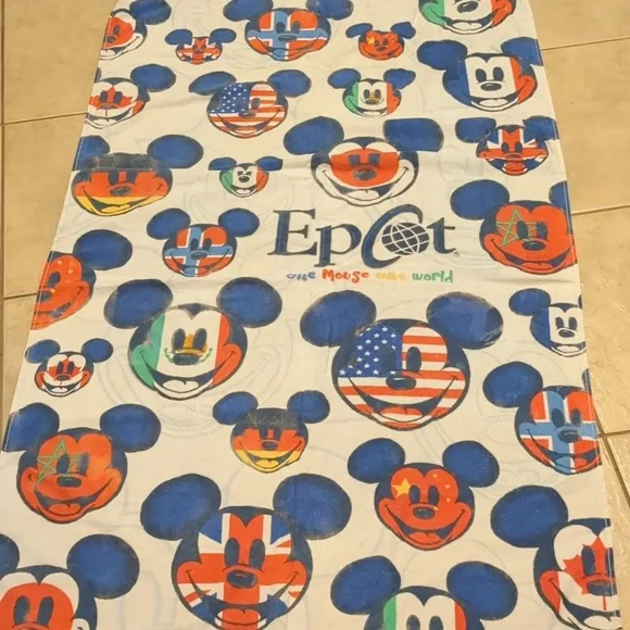 Disney Parks Original Souvenir Epcot One Mouse One World Beach Towel