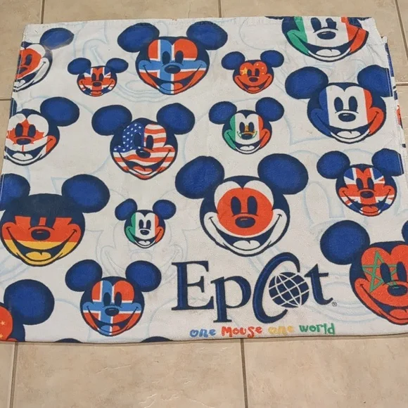 Disney Parks Original Souvenir Epcot One Mouse One World Beach Towel