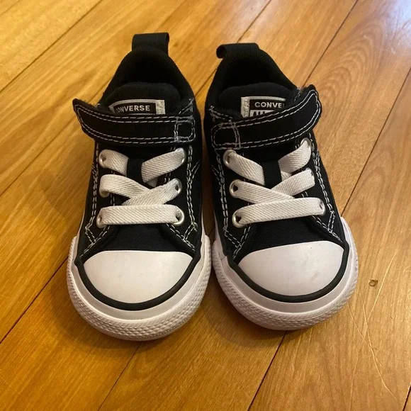 Kids Converse All Star Chuck‎ Taylor Black White Hook & Loop Strap Shoes Size 4