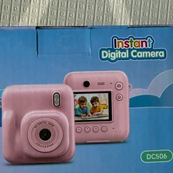 NWT! Instant Digital Camera With Printer DC506 - Pink