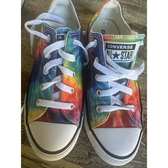 TYE DYE CONVERSE ALLSTAR CHUCK TAYLOR SNEAKERS Size 1.5 Youth