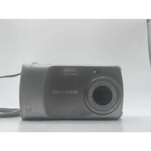 Olympus D-540 Zoom 3.2MP Y2K Digital Camera Untested for parts/repair