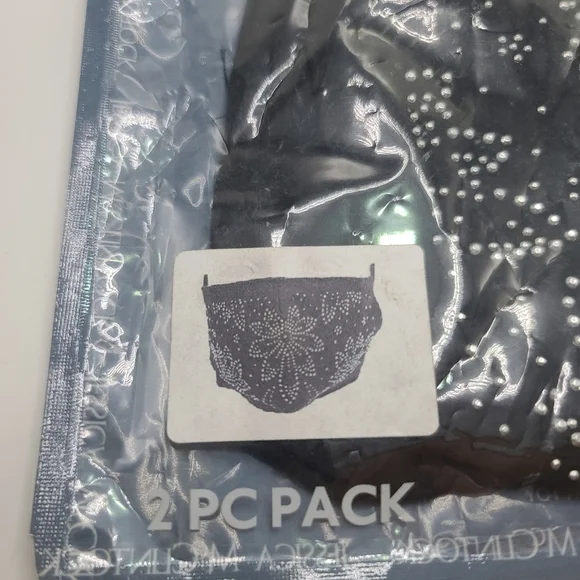 New Jessica McClintock Black Face Mask With Silver Studded Design