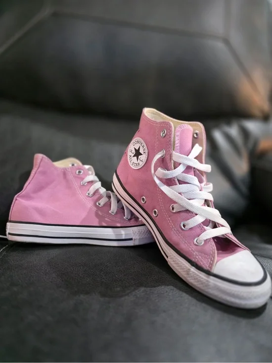 Pink kids converse!
