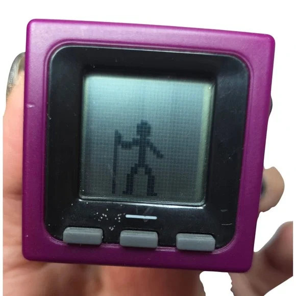 RadicaCube WorldSlim Purple Interactive Electronic HandheldGame 2005 Retro Toy
