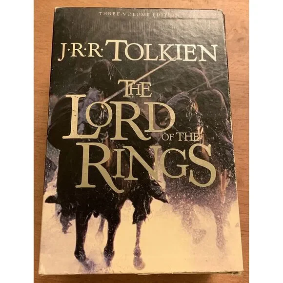 J.R.R. Tolkien The Lord of the Rings Set of Three Paper‎ Back Slip Case