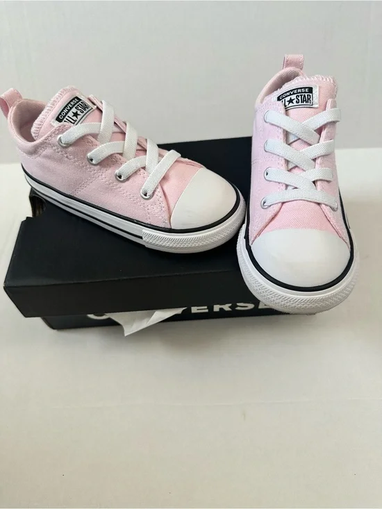 Converse Pink size 10 toddler new in box