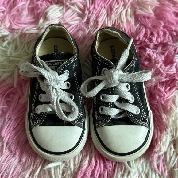 Converse All Star Black and White. UNISEX!