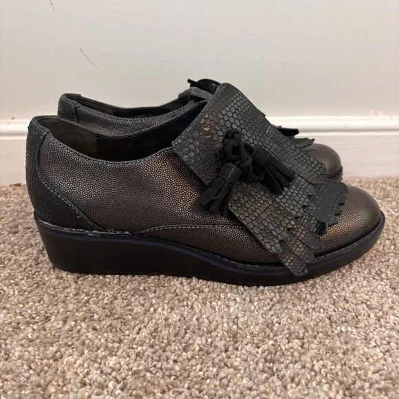 Cole Haan Kiltie Tassel Loafers Metallic Textured Leather Wedge Shoes Size 7