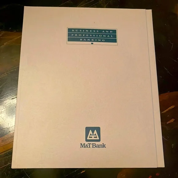 Vintage 1993 M&T Bank Business and Professional Banking folder