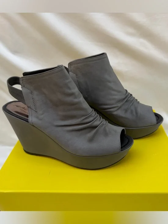 Kenneth Cole Reaction Sole Search Leather Peep Toe Wedge‎ Shooties Size 8