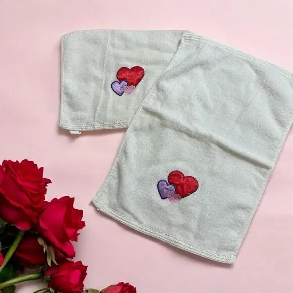 Six vintage Holiday theme guest towels - Christmas and Valentines,
