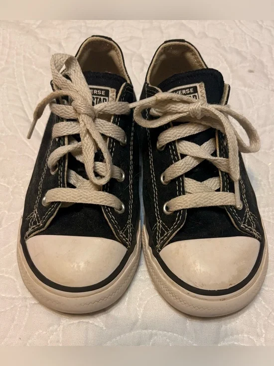 Converse Chuck Taylor All Star Low Top Black Kids Sneakers-Size 10