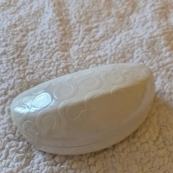Coach Glossy White Signature C Logo Hard Clamshell Sunglasses Eyeglass Case