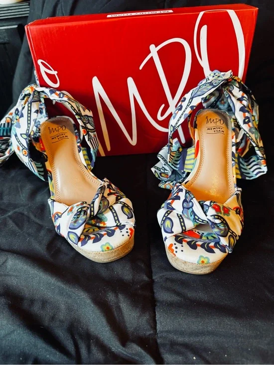 Impo Memory Foam Scarf Tie Wedge Sandals Size 6.5 Boho Floral Platform Heels