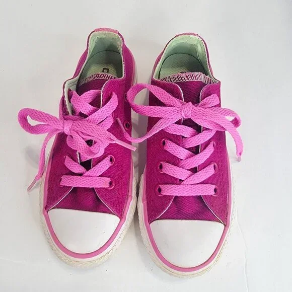 Converse Chuck Taylor sneakers fuschia Size 11 Junior's